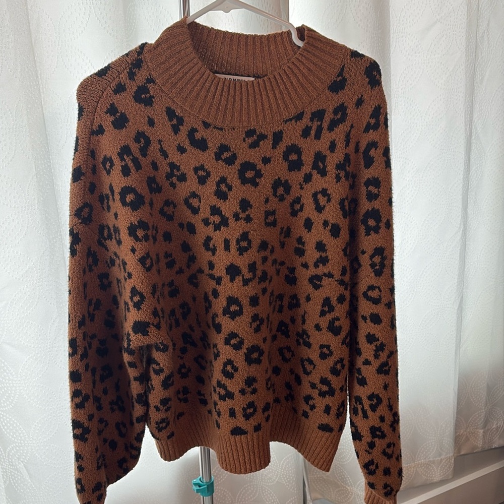 OLD NAVY size XL Cheetah print sweater